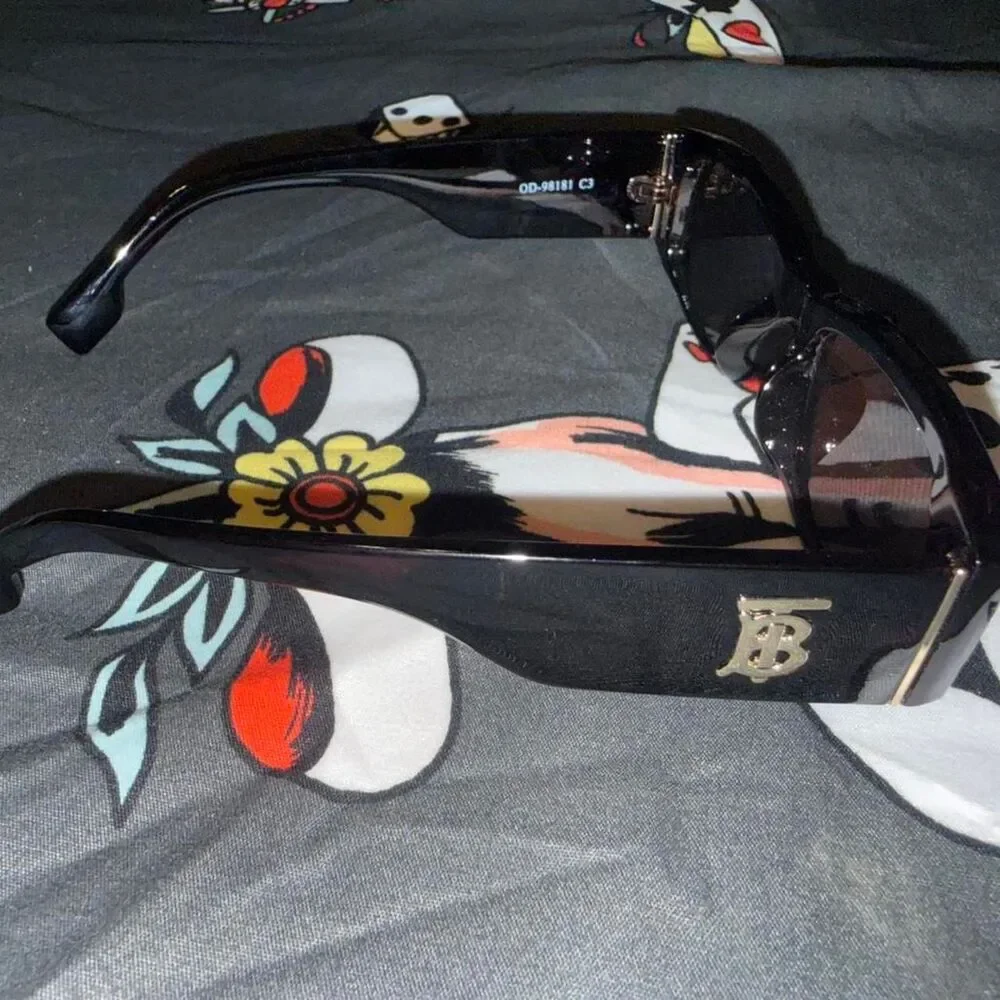 Unbranded Women's Black Sunglasses